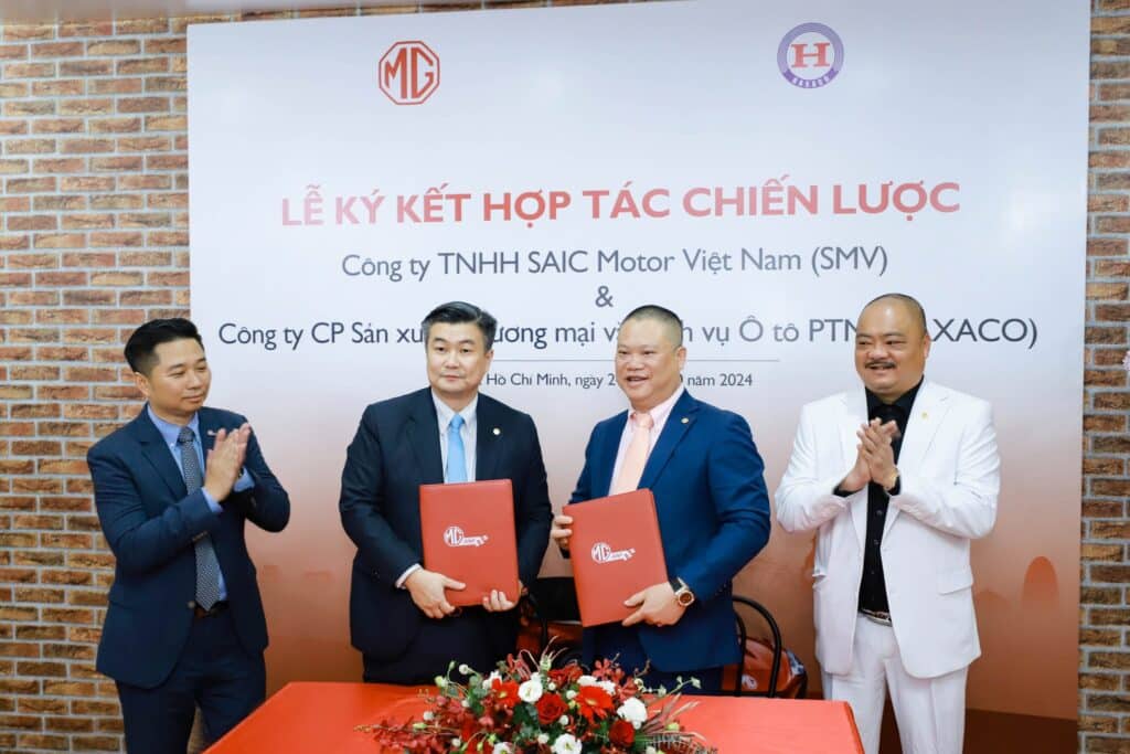 Lễ ký kết giữa SAIC Motor Việt Nam và CTCP sản xuất thương mại và dịch vụ Ô tô Haxaco